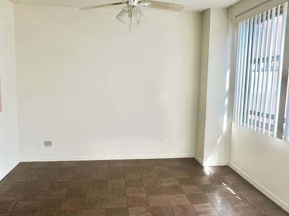 61-20 Grand Cent Parkway image 6 of 11