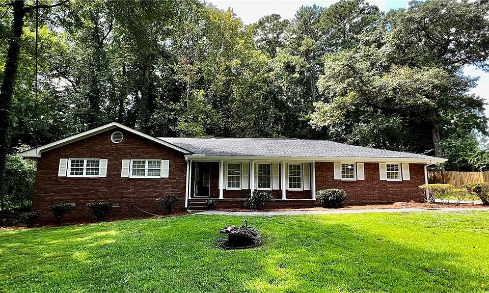 1st image of 2289 Valley Dr