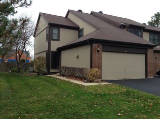 147 Shadowbend Dr, Wheeling, IL 60090