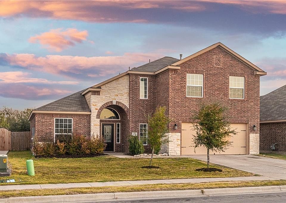 1st image of 1229 Twin Estate Dr
