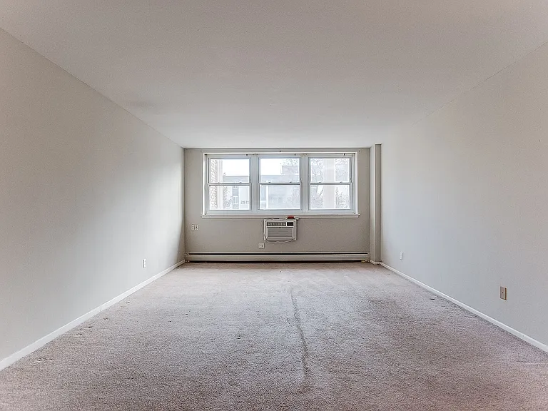Eat Street Apartments — Photo 33
