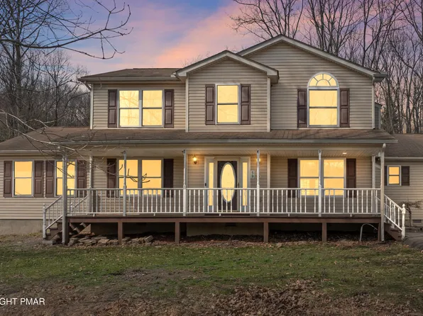 59 Crestwood Dr, Mount Pocono, PA 18344