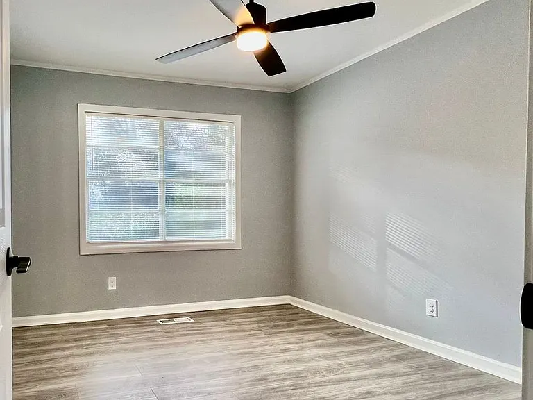 2926 Skyline Dr — Photo 4