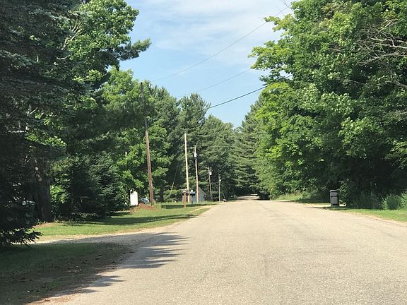 5th image of 4274 N Shore Dr NE