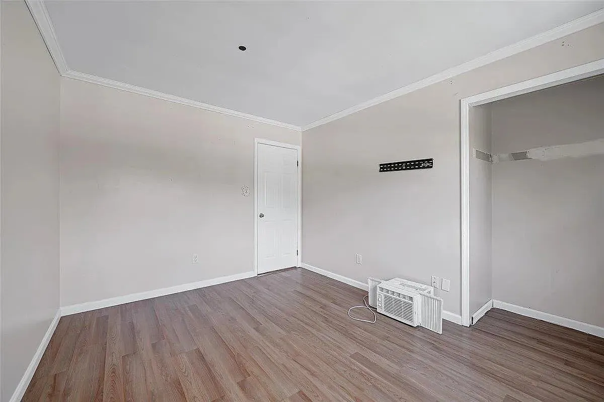 5 bed, $3,450 — Photo 2
