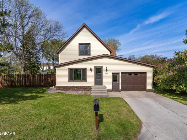 629 Barrette St, Crookston, MN 56716