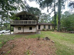 1011 Strawberry Ln, Ellenwood, GA