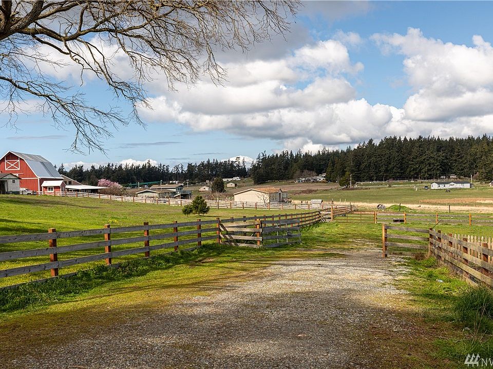 Main Driveway to the Farm with the Big Red Barn in Oak Harbor!