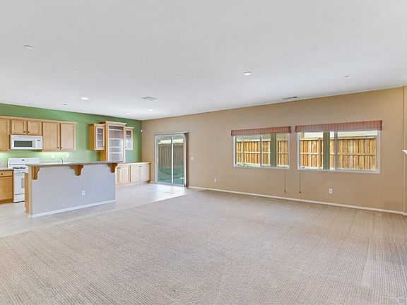3rd image of 14292 Ventana Ct