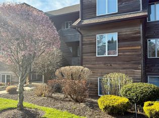 508 Fox Hill Dr, Baiting Hollow, NY 11933