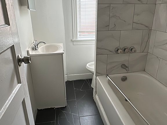 5th image of 6327 N Woodstock St Floor 2