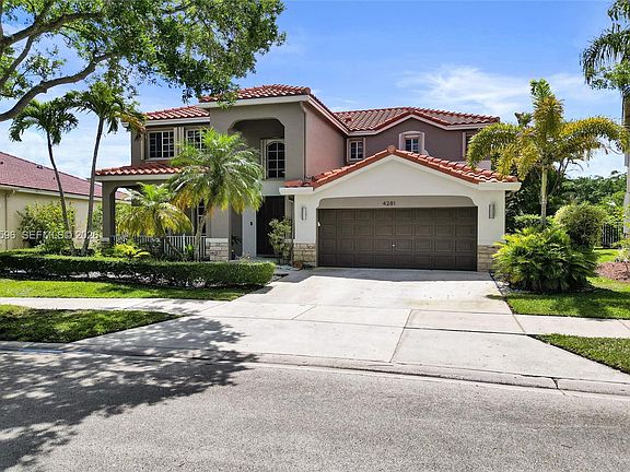2nd image of 4281 Laurel Ridge Cir