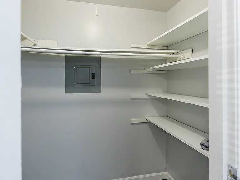 Berclair Apartments — Photo 14