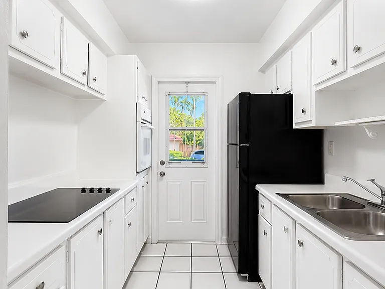 Chelsea Manor Apartments — Photo 19