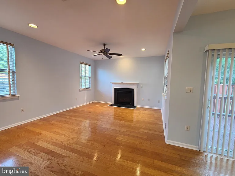 16 Scarlet Oak Dr — Photo 7