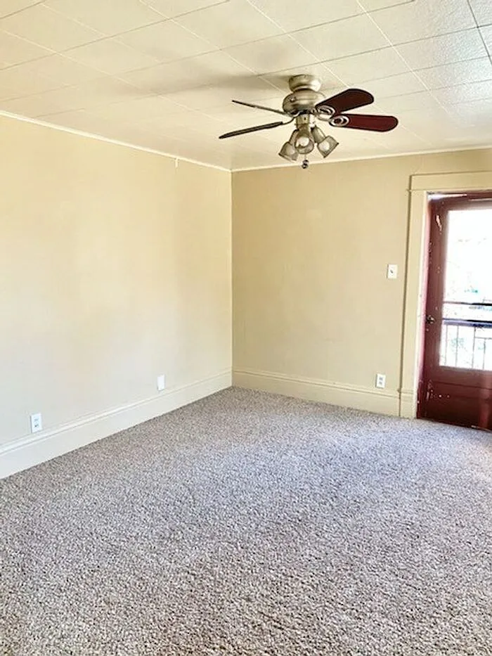 1 bed, 1.0 bath, 500 sqft, $1,200 — Photo 3