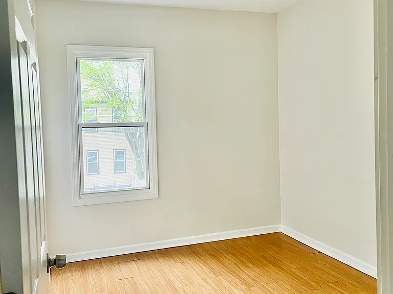 157 N 16th St #2 — Photo 4