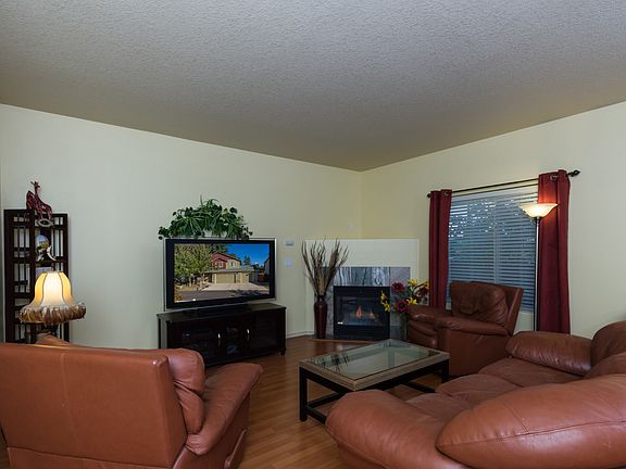 4th image of 2106 NE 124th Ave