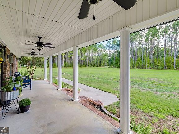 5th image of 301 English Acres Dr