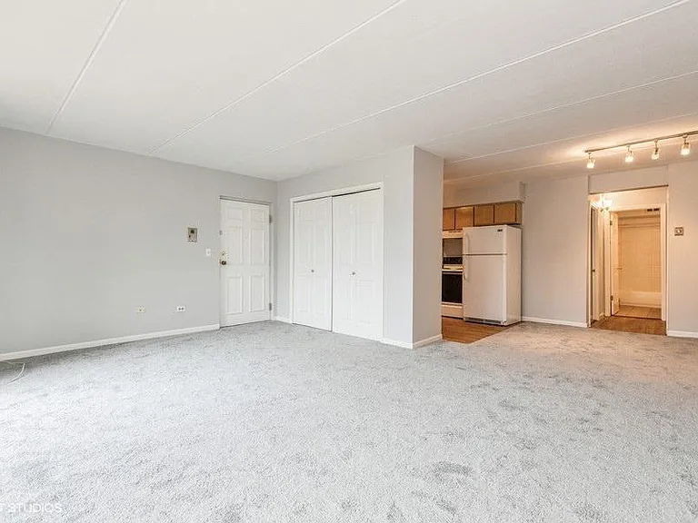 130 Burlington Ave — Photo 5