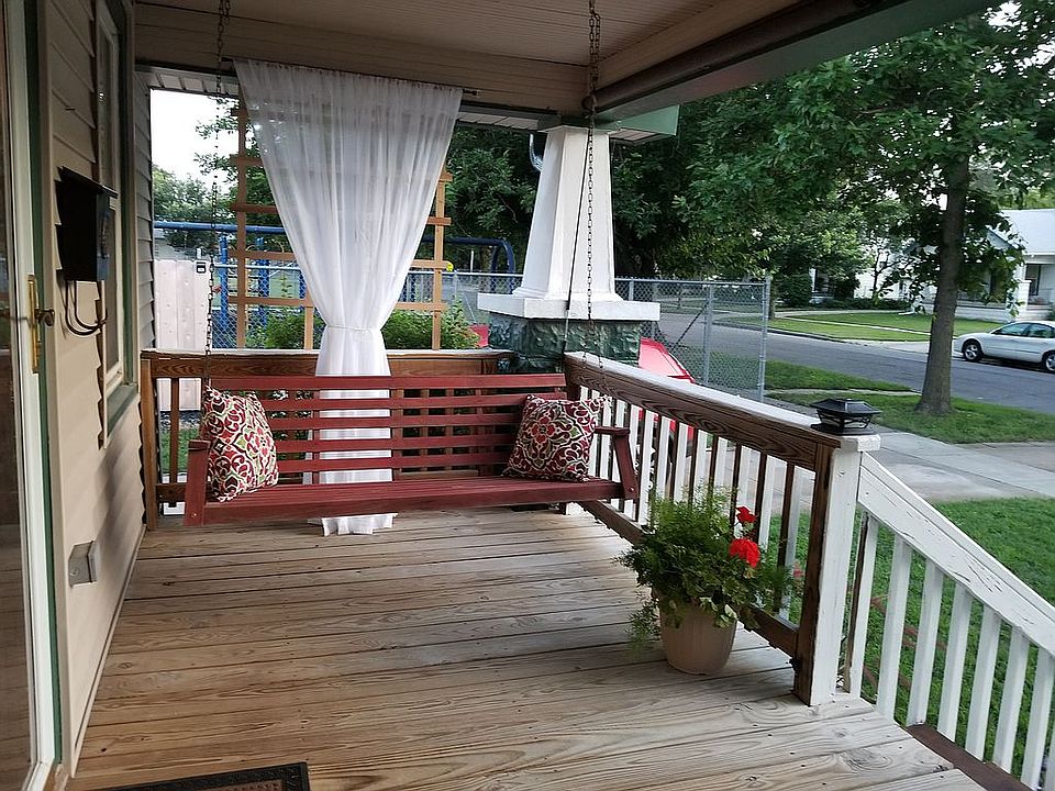 2nd image of 1026 N Woodrow Ave
