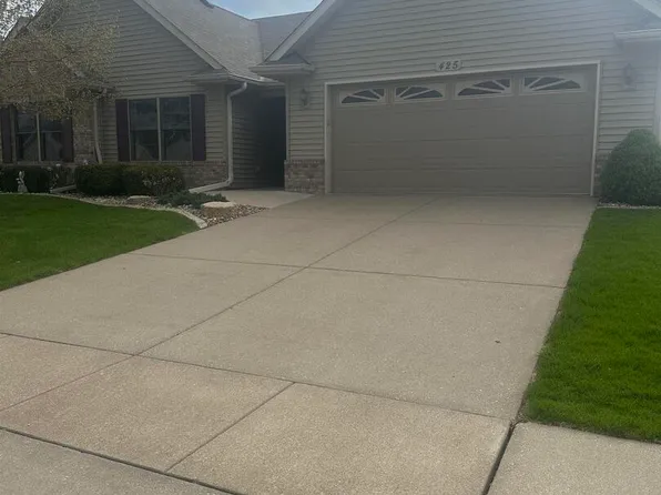 425 Kevin Rd, Blue Grass, IA 52726