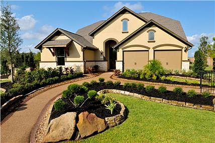 24502 Exterior
