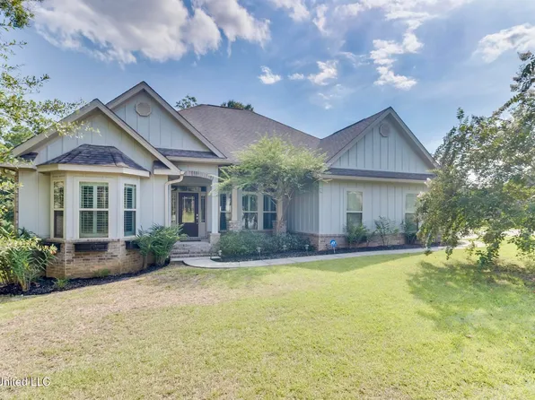 24895 Knollwood Dr, Pass Christian, MS 39571