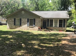 1294 Lake Dr, Midway, GA 31320