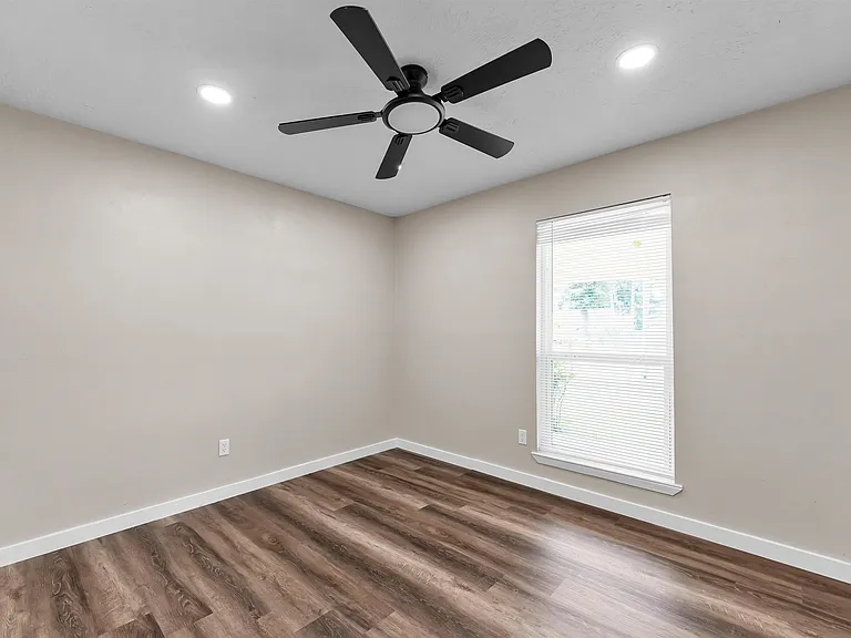 6211 Coachgate Dr — Photo 48