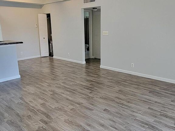 3rd image of 611 Lyons Rd APT 8202