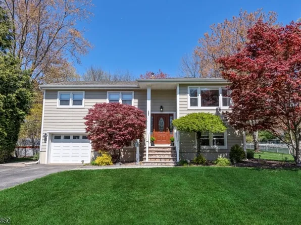 21 Ackerman St, Waldwick Boro, NJ 07463