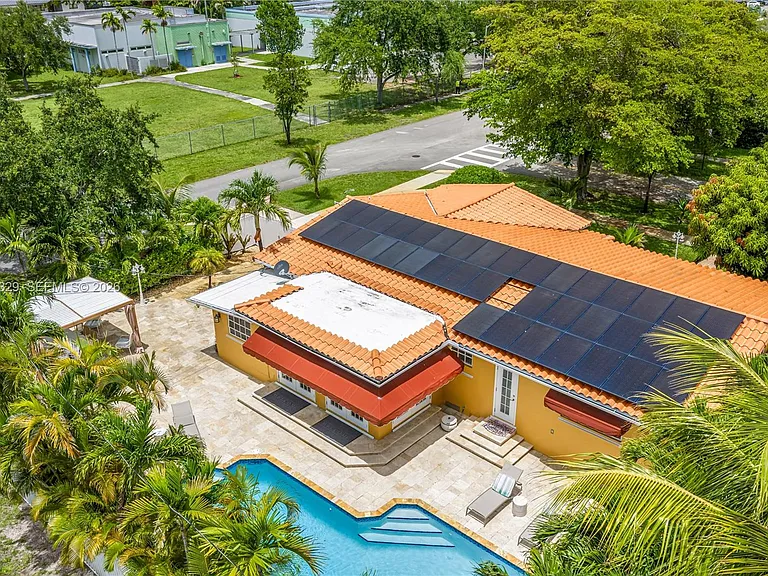1380 Miami Springs Ave — Photo 34