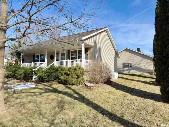 209 S Henry St, Eureka, IL 61530