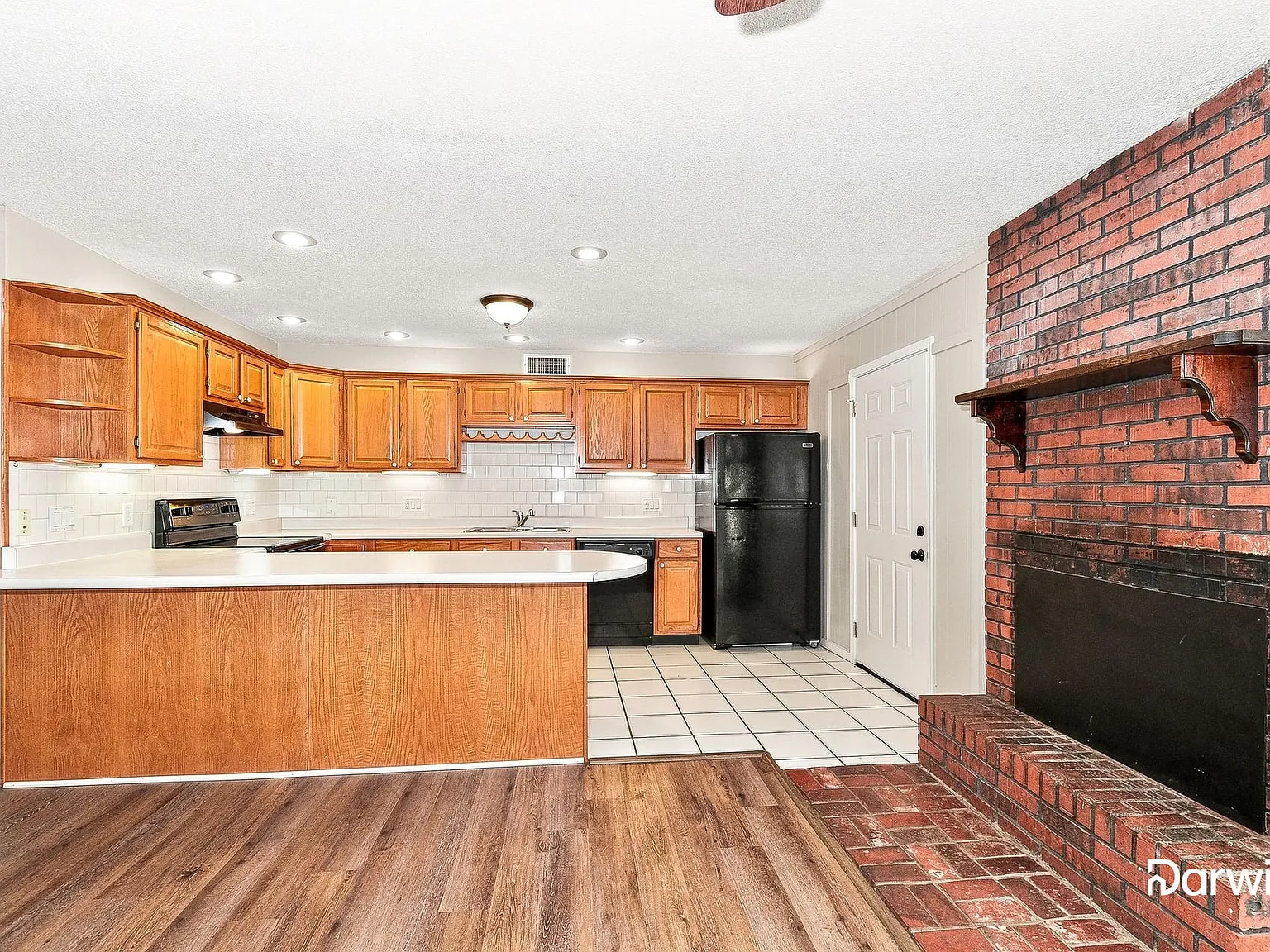 3 bed, 1.5 bath, 1500 sqft, $1,495 — Photo 3