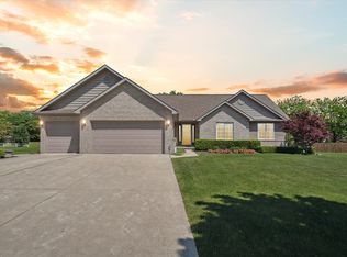 751 E Sweet Briar Ln, Monroe, MI 48161