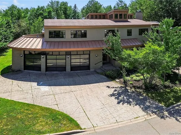 6 Brandywood Ct, Moncton, NB E1G 3V9