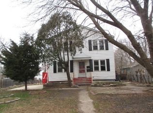 718 S Victory St, Waukegan, IL 60085