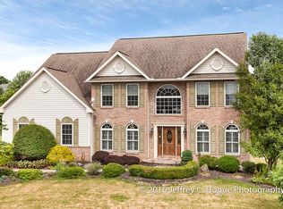 600 Pleasant View Dr, Douglassville, PA 19518