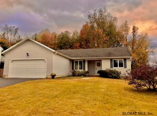 571 Victory Cir, Ballston Spa, NY 12020