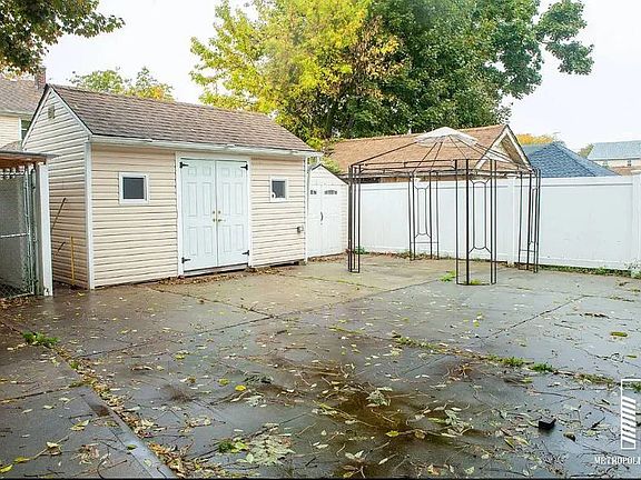 5th image of 119-28 193rd St #2FAMILY