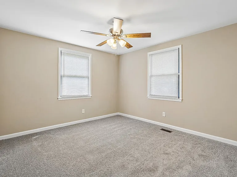 927 Oak Vale — Photo 18