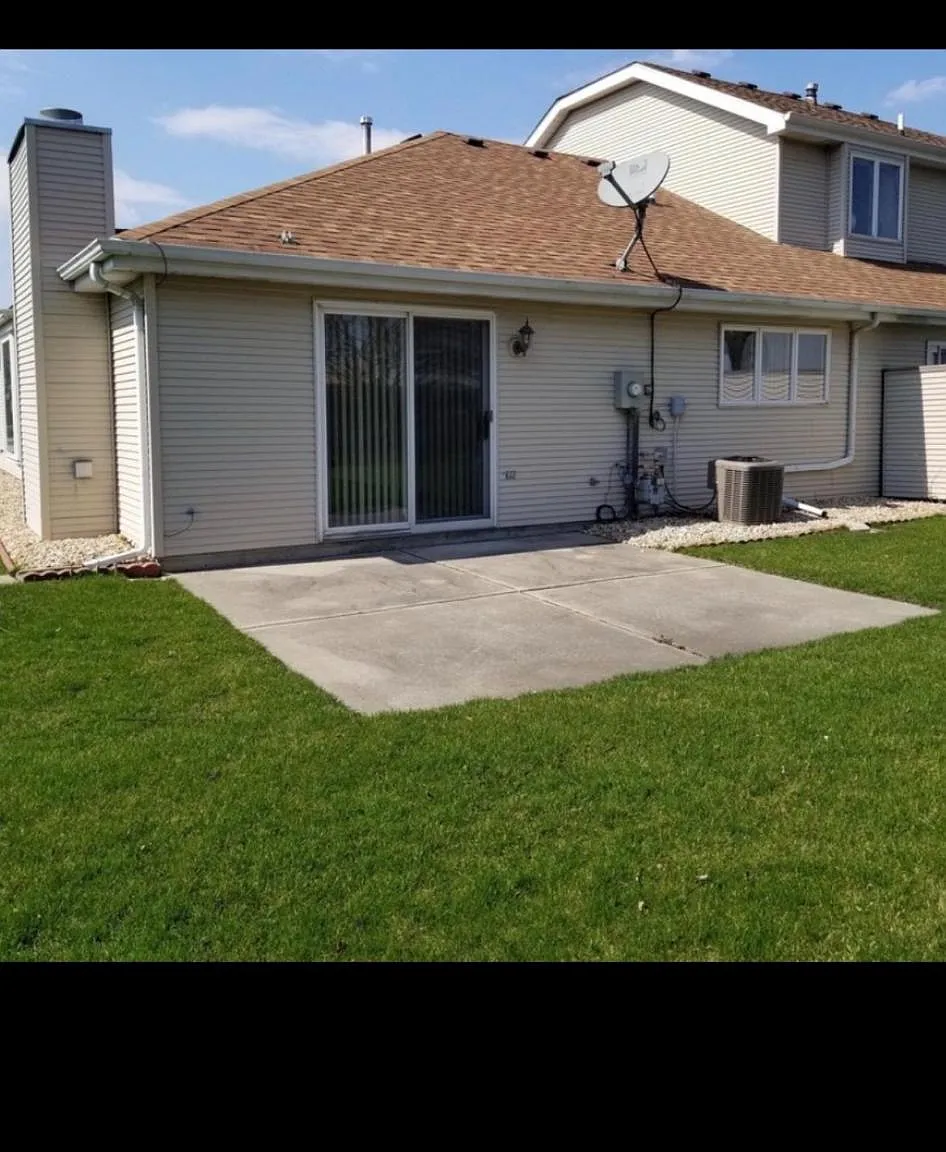 2 bed, 1245 sqft, $2,000 — Photo 1