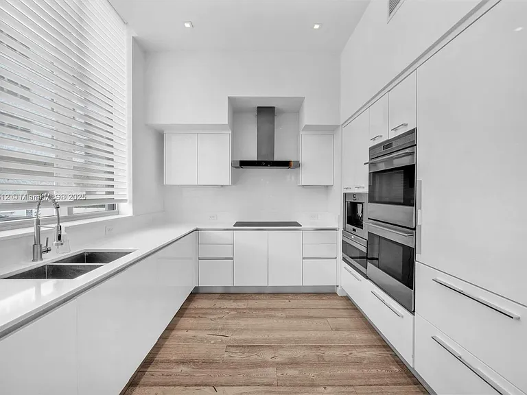 9501 Collins Ave #1 — Photo 22