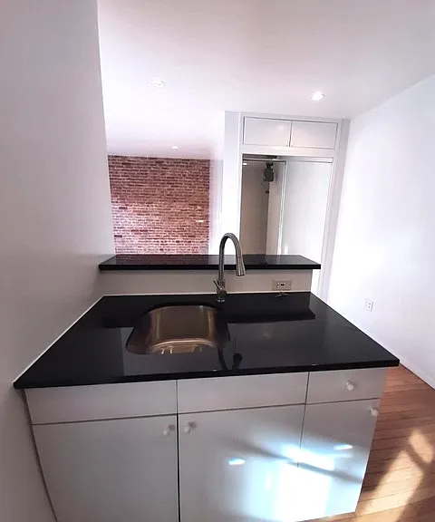 146 Sullivan St #13 — Photo 7