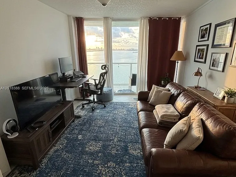 665 NE 25th St #1404 — Photo 7