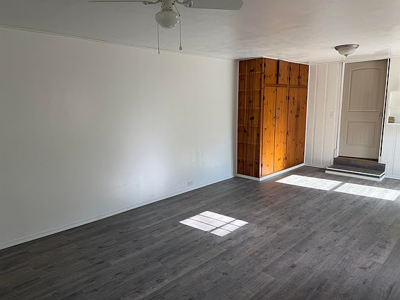 4th image of 2108 E Elm Ave