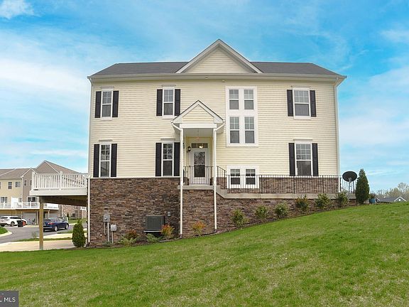 2nd image of 41584 Briarwood Cir