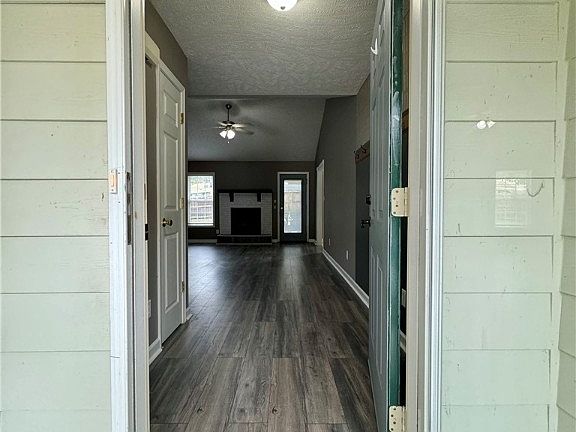2nd image of 3944 Eastdale Dr