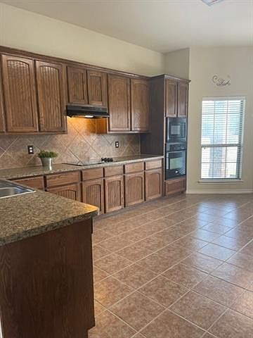 1st image of 1918 Spencer Ln